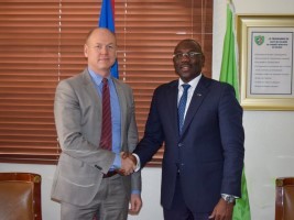 haiti-–-politique-:-l’ambassadeur-du-canada-rend-visite-au-maire-de-delmas