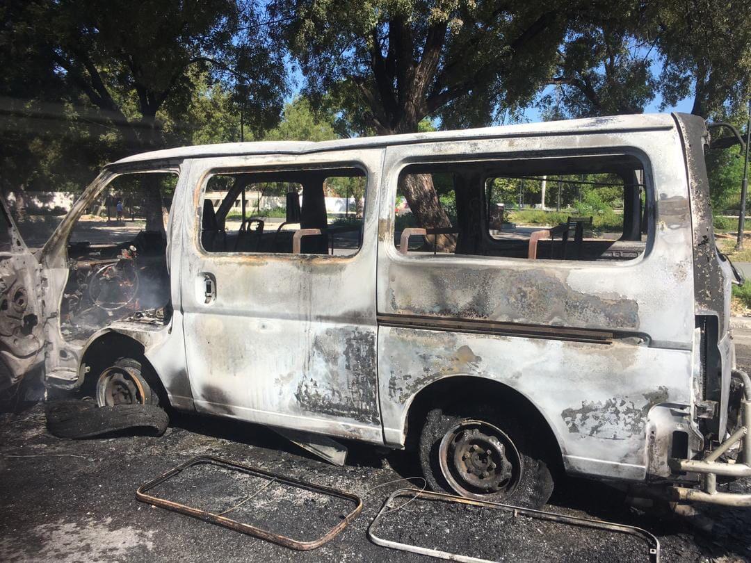 liberation-des-3-jeunes-accuses-dans-l’incendie-du-bus-au-champs-de-mars