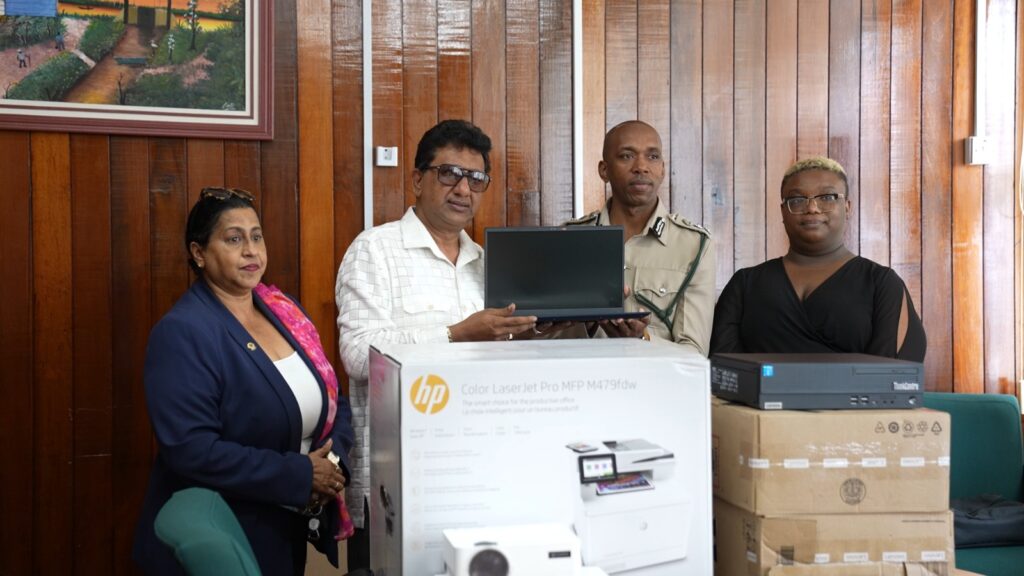 laptops,-printers-gifted-to-prison-service-for-inmates’-rehab-programme