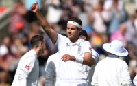 ashes:-england-chip-away-at-australia-in-crucial-fourth-test