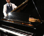 le-piano-de-freddie-mercury-vendu-deux-millions-d’euros-a-londres