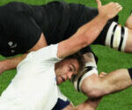 coupe-du-monde-de-rugby :-les-bleus-frappent-un-grand-« coup-psychologique »-apres-leur-victoire-sur-la-nouvelle-zelande,-selon-la-presse-etrangere