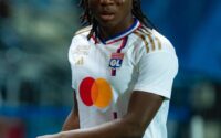 football-:-la-starlette-haitienne-melchie-dumornay-«-out-»-du-terrain-pour-blessure