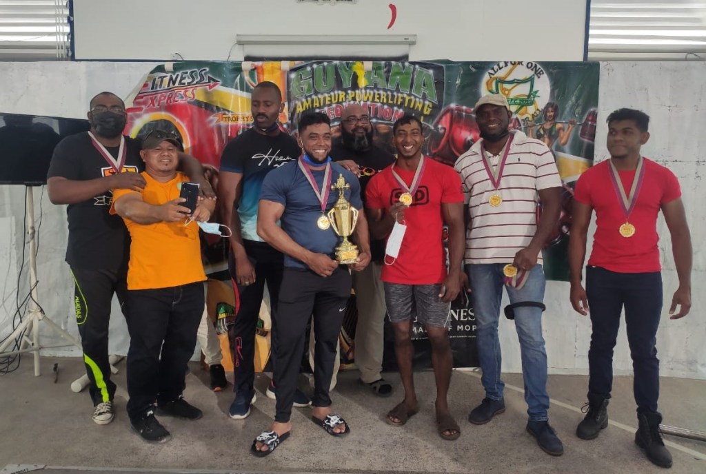 Hardcore Barbell Club’s lifters dominant at Senior Powerlifting competition