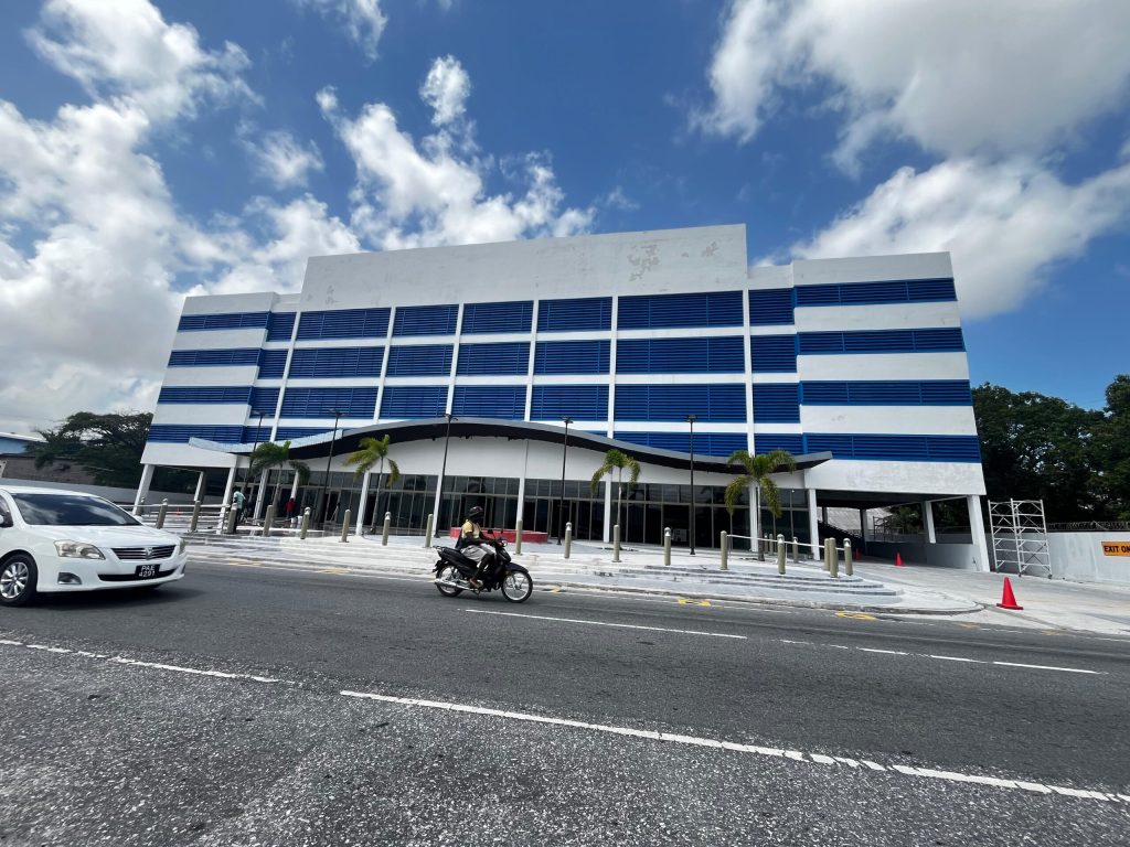 Banks DIH to open six-story parking lot featuring modern restaurant, automotive dealership