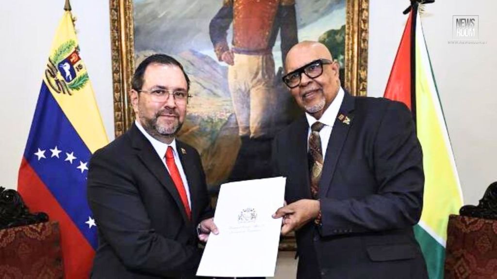 Ambassador Van West Charles presents credentials to Venezuela