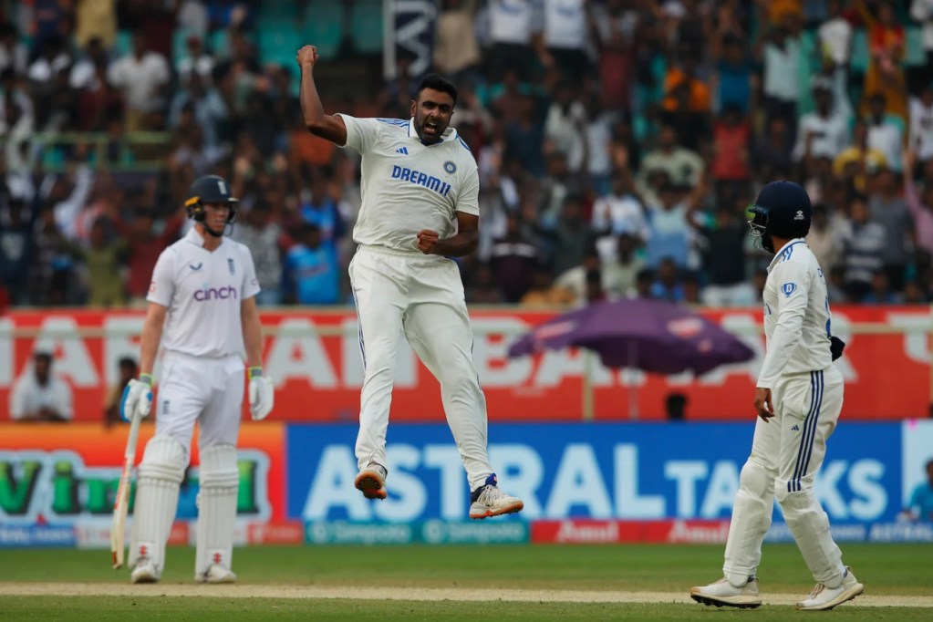 Ashwin withdraws from ongoing Test because of family emergency