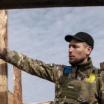 Dans le Donbass, les soldats ukrainiens fortifient à la hâte leurs lignes de défense