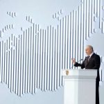 Vladimir Poutine distribue menaces, milliards et promesses avant la présidentielle en Russie
