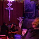 A Varsovie, le bar Le Karma, QG nocturne des opposants biélorusses en exil