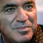 En direct, guerre en Ukraine : l’opposant russe Garry Kasparov placé sur la liste des « terroristes et extrémistes » par le régime de Poutine