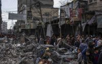 dans-la-ville-de-gaza-abandonnee-a-la-faim-et-au-chaos,-des-survivants-livres-a-eux-memes