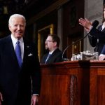 Joe Biden annonce vouloir taxer davantage les milliardaires et les entreprises, campant Donald Trump en candidat des riches