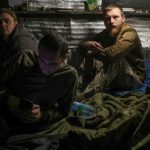 En direct, guerre en Ukraine : David Cameron se dit opposé à l’envoi de troupes occidentales en Ukraine, même pour de la formation
