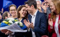 elections-europeennes :-a-lille,-le-parti-presidentiel-renaissance-lance-la-campagne-de-sa-tete-de-liste-valerie-hayer