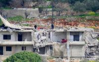 au-liban,-une-frappe-israelienne-visant-une-maison-tue-cinq-personnes,-dont-trois-membres-du-hezbollah