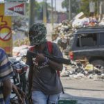 Haïti : « Ce ne sont pas deux franges de la population qui s’affrontent, mais des bandes armées qui utilisent la terreur pour asseoir leur pouvoir »