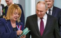 la-tres-devouee-surveillante-en-cheffe-des-elections-russes
