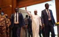 au-tchad,-l’opposition-desarmee-face-au-president-candidat-mahamat-idriss-deby