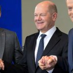 Emmanuel Macron et Olaf Scholz affichent leur « unité » sur l’Ukraine après des semaines de tensions