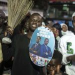 Au Sénégal, un séisme politique : Bassirou Diomaye Faye, le candidat de la rupture, annoncé en tête du premier tour de la présidentielle