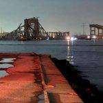 Baltimore : vingt personnes recherchées dans l’eau par les secours après l’effondrement d’un pont, percuté par un navire