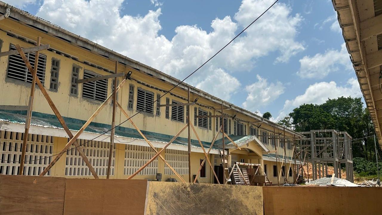 Ministers press contractors to deliver Reg. 7 projects on time, up to standard