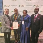Quand le Collège International des Dentistes (ICD) honore le Dr Esther Chrysostome pour son engagement avec ASSURDENT