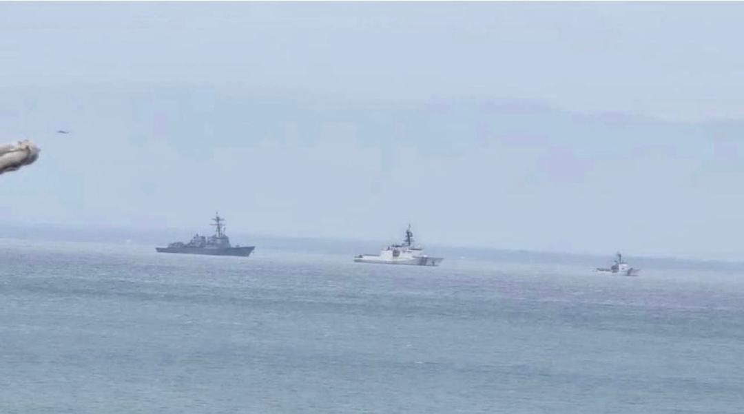 Un navire de guerre de l’armée américaine mouille dans la rade de Port-au-Prince