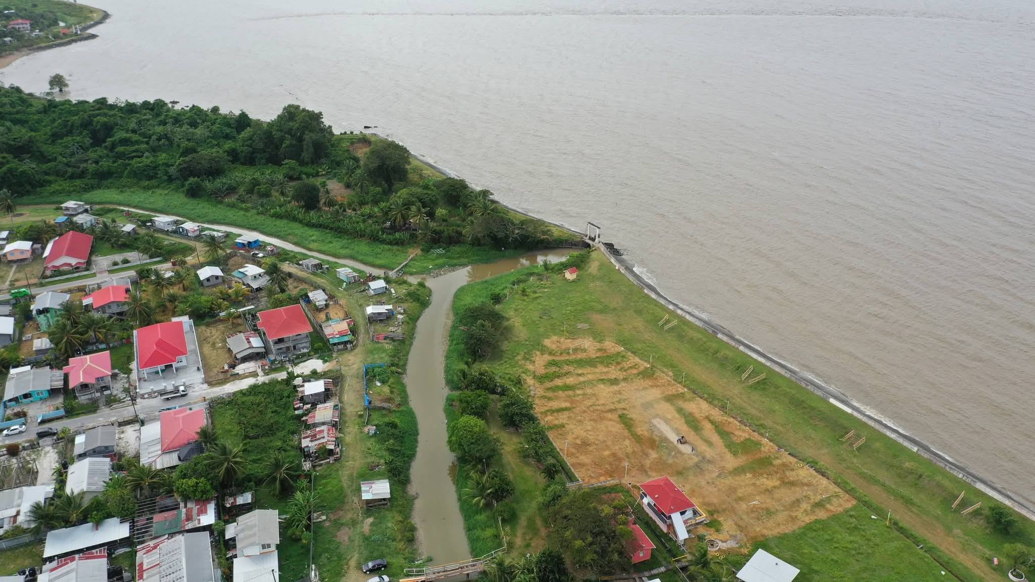 Zeelugt families relocated as Gov’t clears Sea Defence and drainage reserve