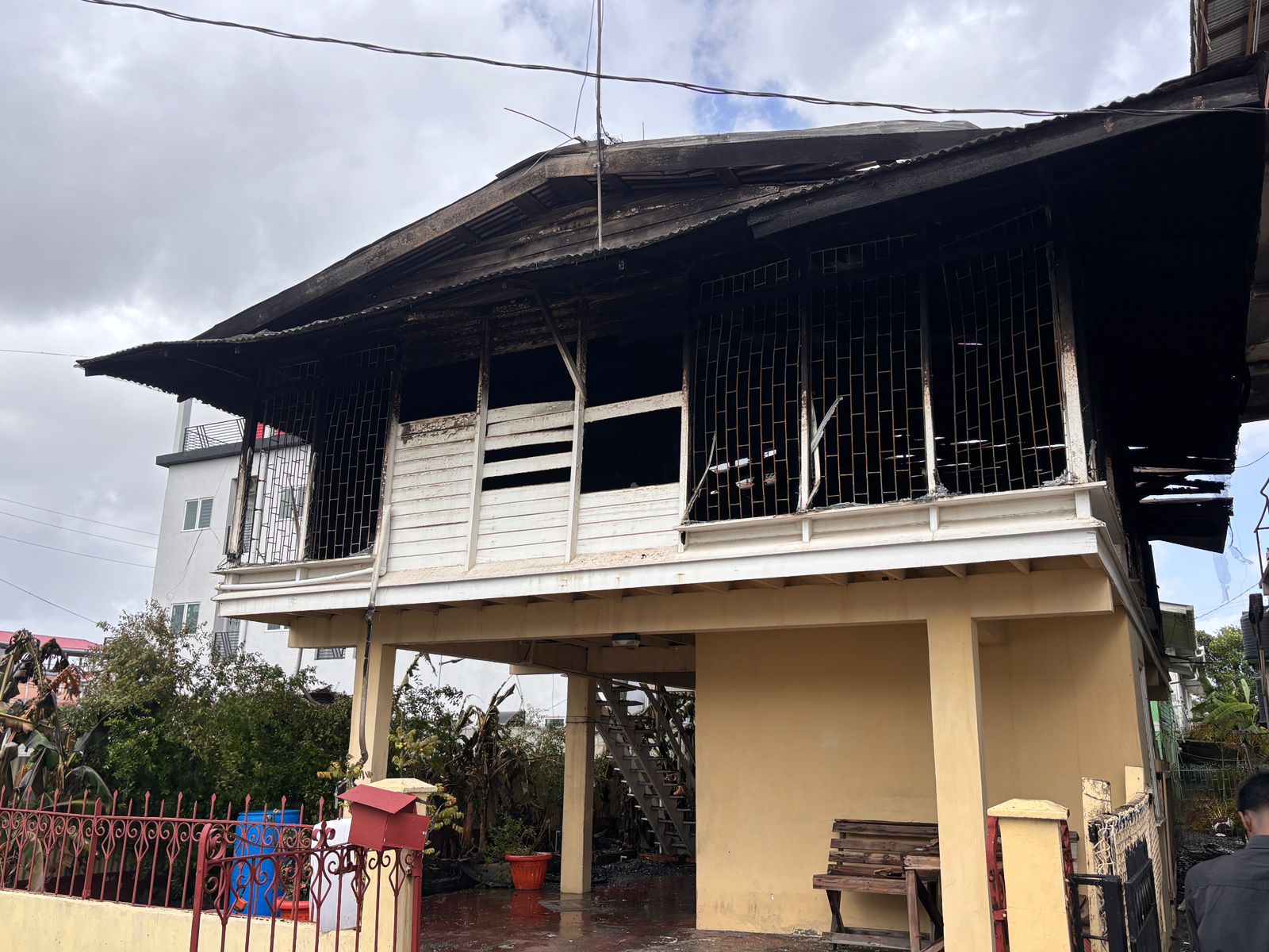 Woman, niece narrowly escape fire at Cummings Street