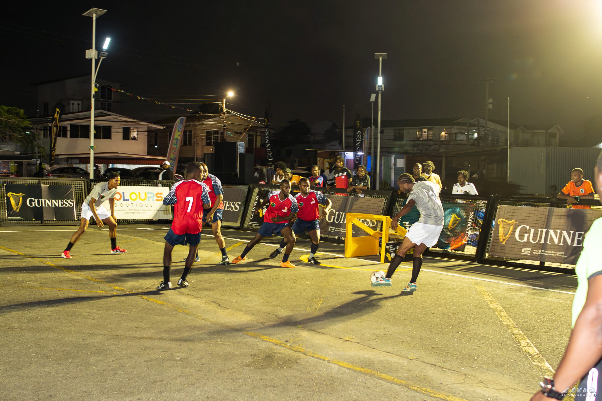‘Gold is Money’ lay down marker on dramatic opening night of Guinness Street Football